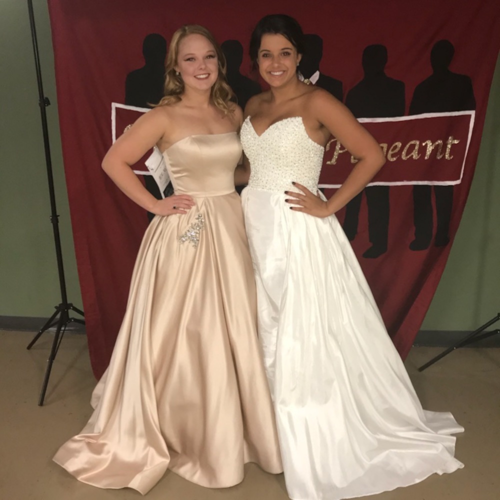 Size 6 Jovani Prom/Pagent/Wedding gown